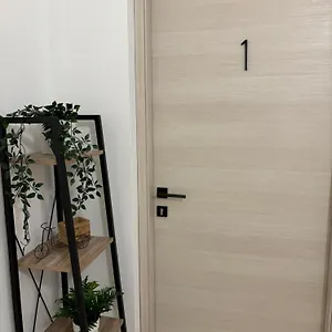 https://valguarnera-suites-apartments.sicilyhotelsitaly.net